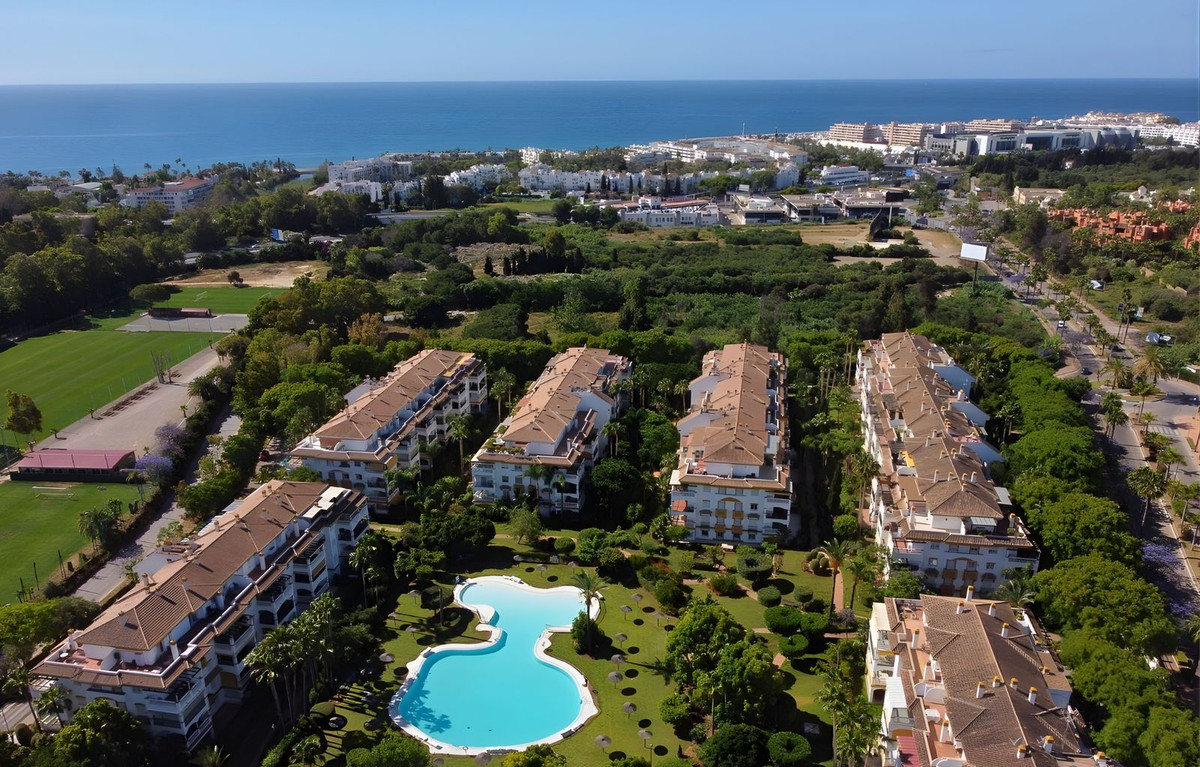 Te koop Middle Floor Apartment Costa Del Sol Puerto Banús € 410.000,-