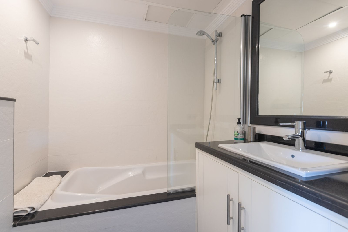 Te koop Penthouse Duplex Costa Del Sol Elviria € 795.000,-