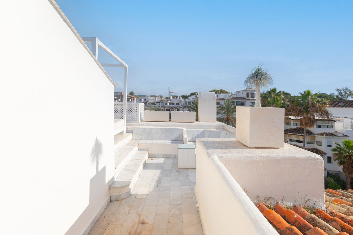 Te koop Penthouse Duplex Costa Del Sol Elviria € 795.000,-