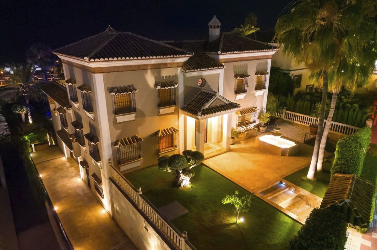 Te koop Vrijstaande Villa Costa Del Sol La Cala De Mijas € 3.650.000,-