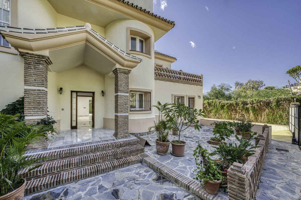 Te koop Vrijstaande Villa Costa Del Sol El Rosario € 2.000.000,-
