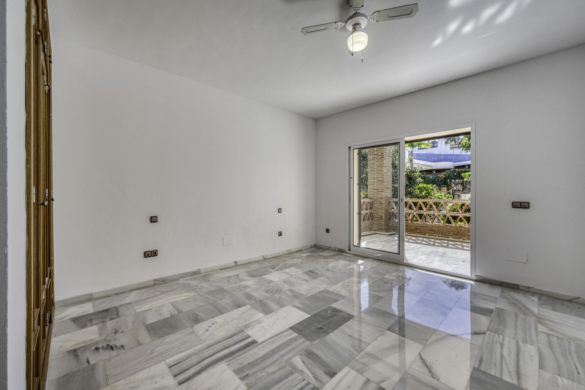 Te koop Vrijstaande Villa Costa Del Sol El Rosario € 2.000.000,-