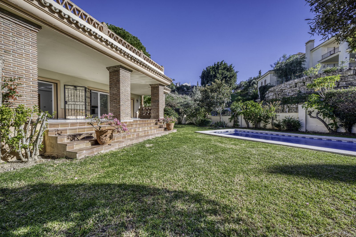 Te koop Vrijstaande Villa Costa Del Sol El Rosario € 2.000.000,-