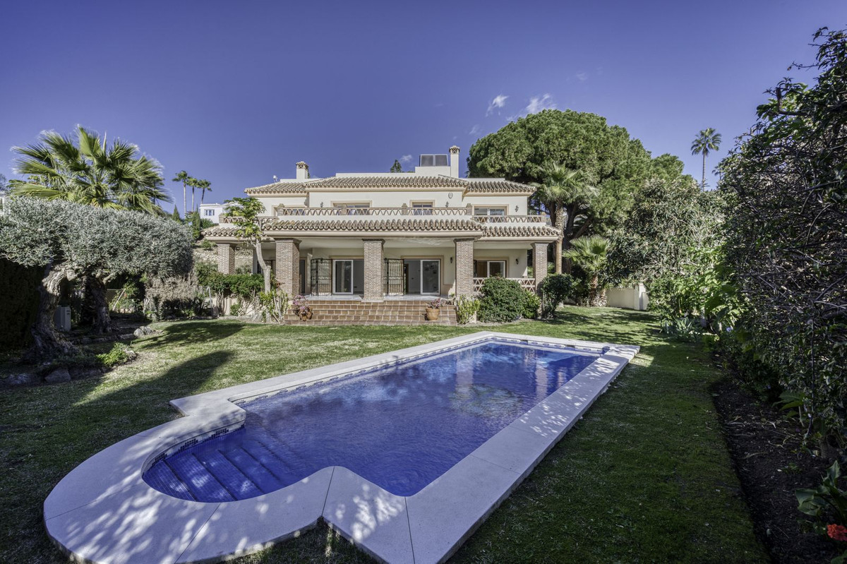 Te koop Vrijstaande Villa Costa Del Sol El Rosario € 2.000.000,-