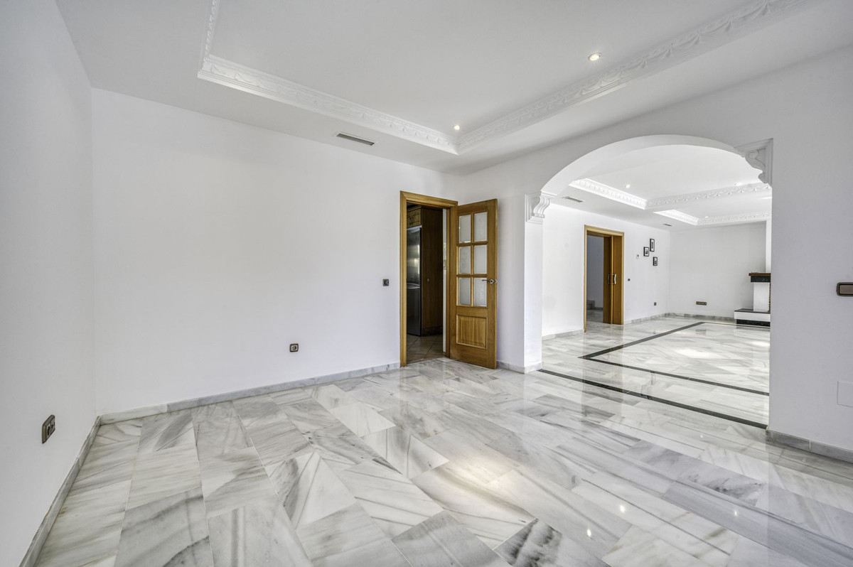 Te koop Vrijstaande Villa Costa Del Sol El Rosario € 2.000.000,-