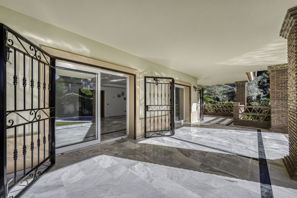 Te koop Vrijstaande Villa Costa Del Sol El Rosario € 2.000.000,-