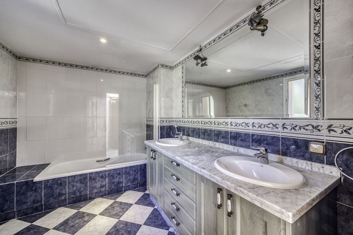 Te koop Vrijstaande Villa Costa Del Sol El Rosario € 2.000.000,-