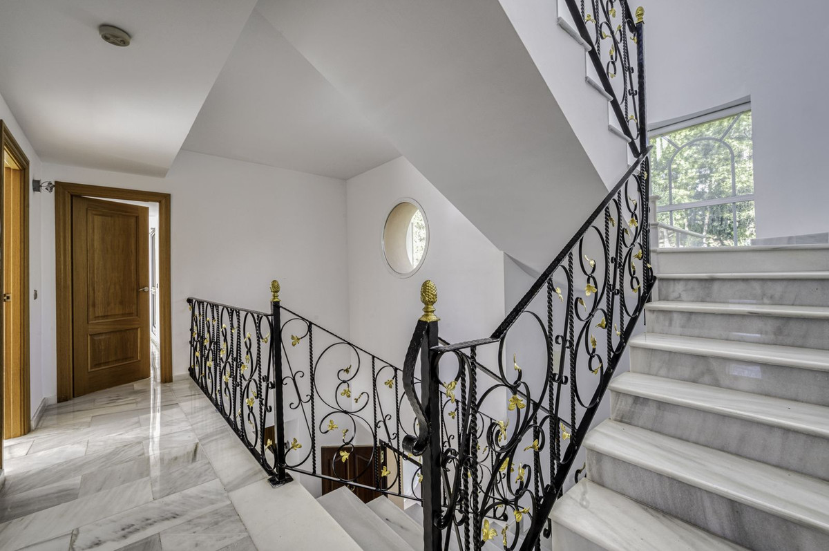 Te koop Vrijstaande Villa Costa Del Sol El Rosario € 2.000.000,-