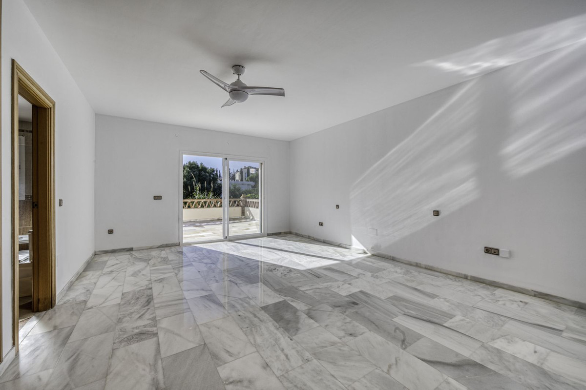 Te koop Vrijstaande Villa Costa Del Sol El Rosario € 2.000.000,-