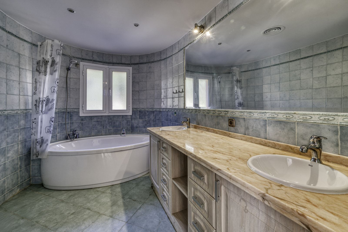 Te koop Vrijstaande Villa Costa Del Sol El Rosario € 2.000.000,-