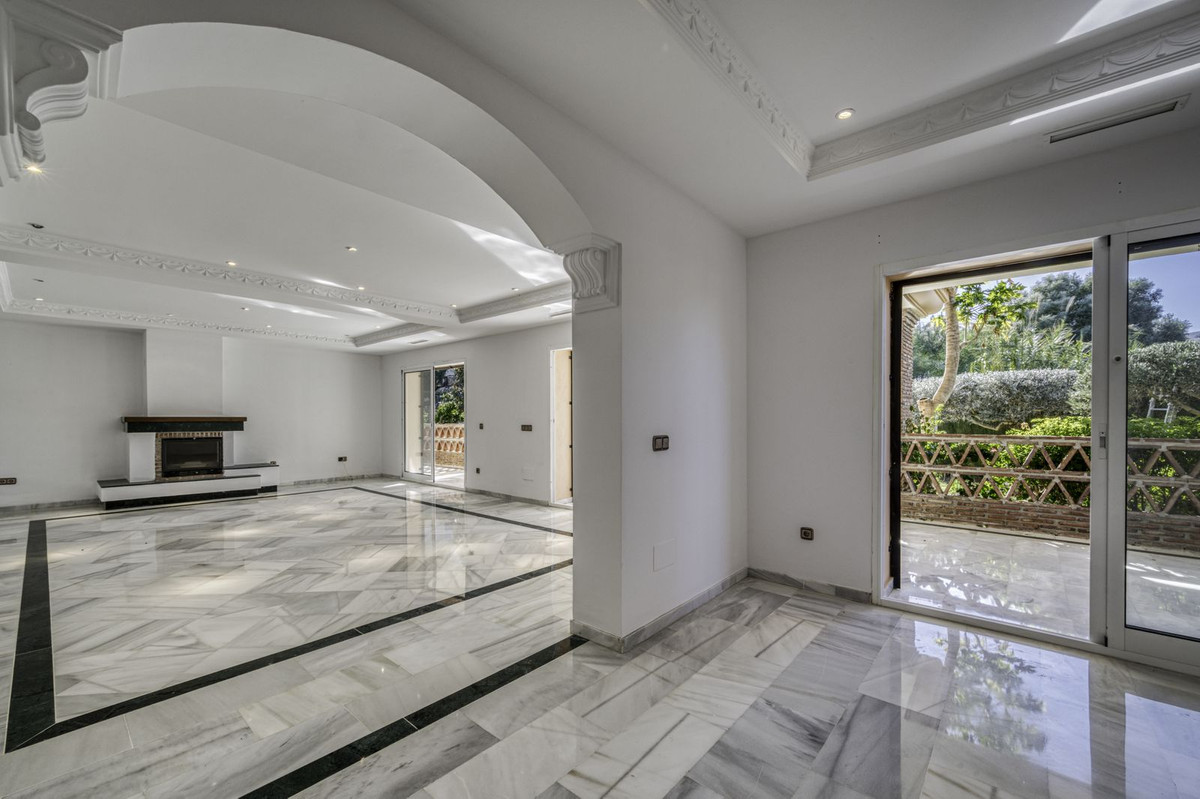 Te koop Vrijstaande Villa Costa Del Sol El Rosario € 2.000.000,-