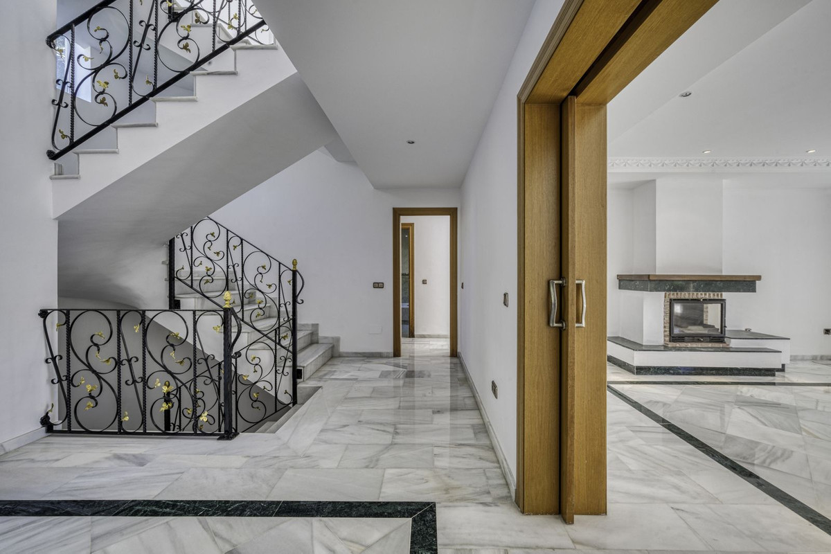 Te koop Vrijstaande Villa Costa Del Sol El Rosario € 2.000.000,-