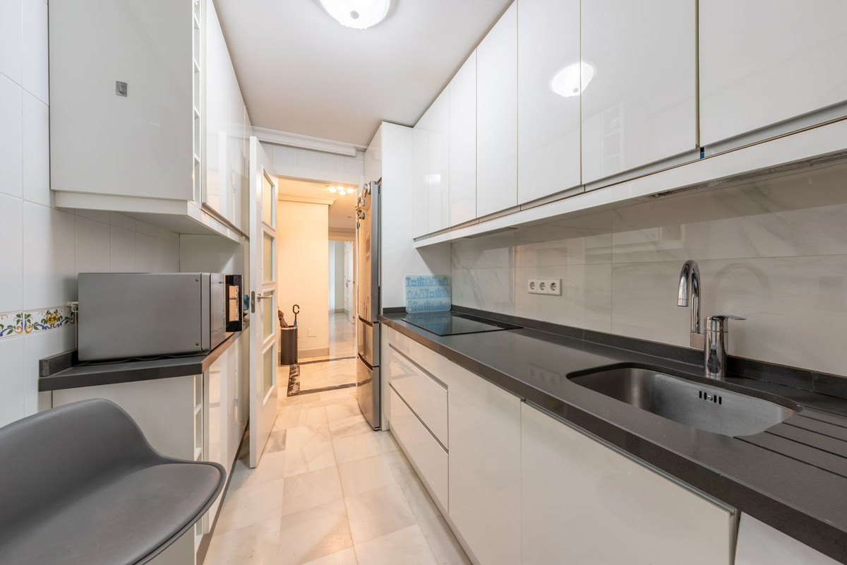 Te koop Middle Floor Apartment Costa Del Sol Marbella € 660.000,-