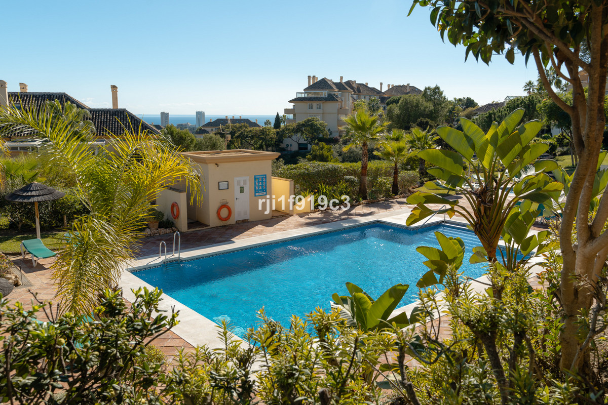 Te koop Middle Floor Apartment Costa Del Sol Elviria € 548.000,-