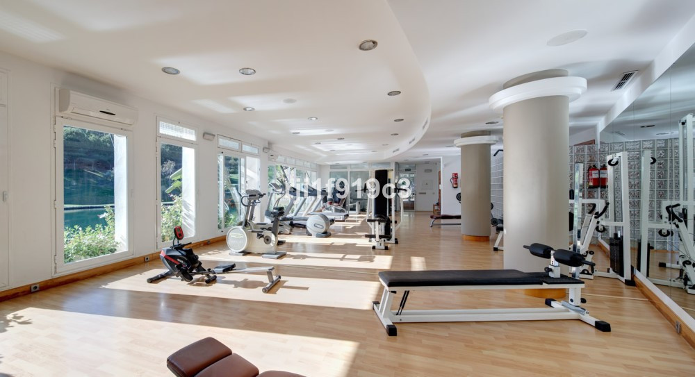 Te koop Middle Floor Apartment Costa Del Sol Elviria € 548.000,-