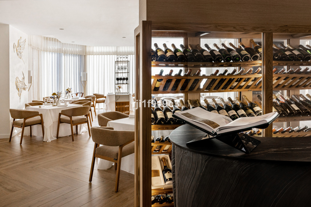 Te koop Middle Floor Apartment Costa Del Sol Elviria € 548.000,-