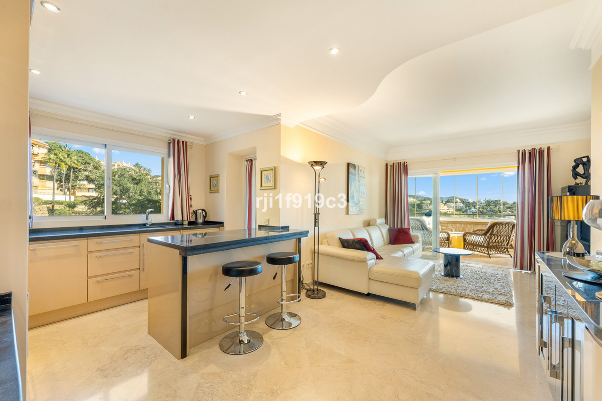 Te koop Middle Floor Apartment Costa Del Sol Elviria € 548.000,-