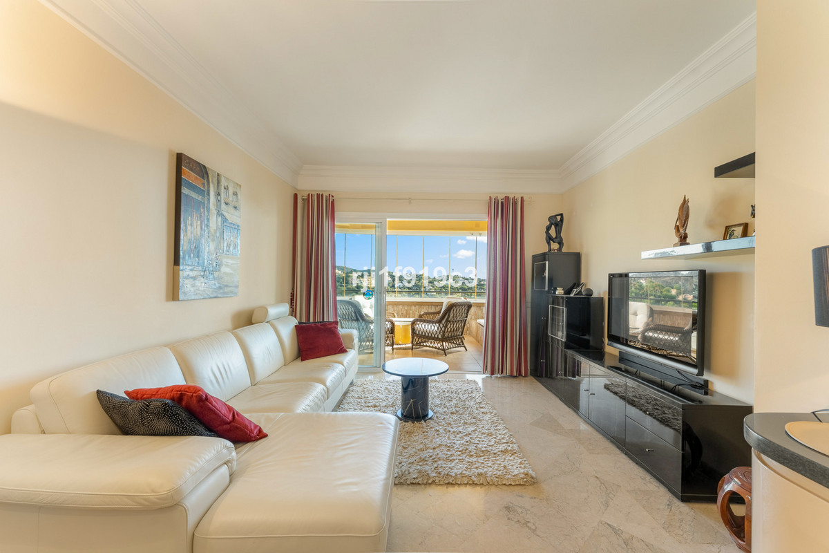 Te koop Middle Floor Apartment Costa Del Sol Elviria € 548.000,-