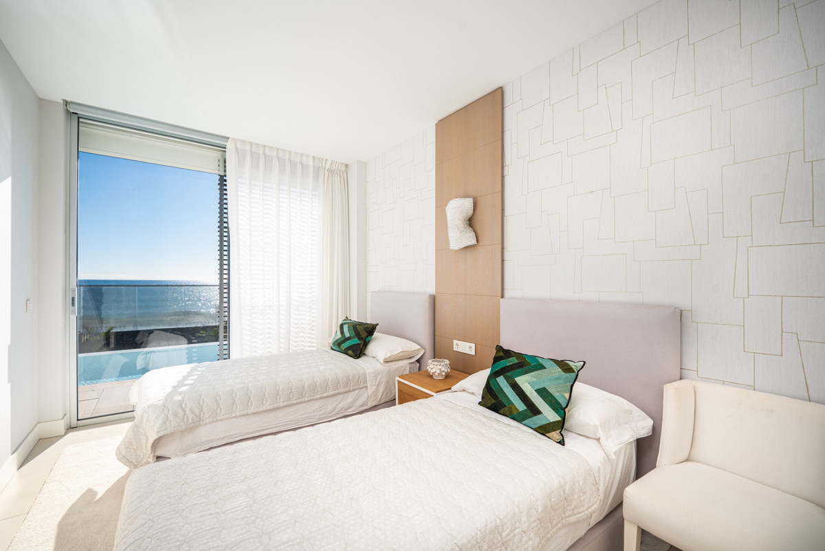 Te koop Vrijstaande Villa Costa Del Sol Estepona € 3.750.000,-