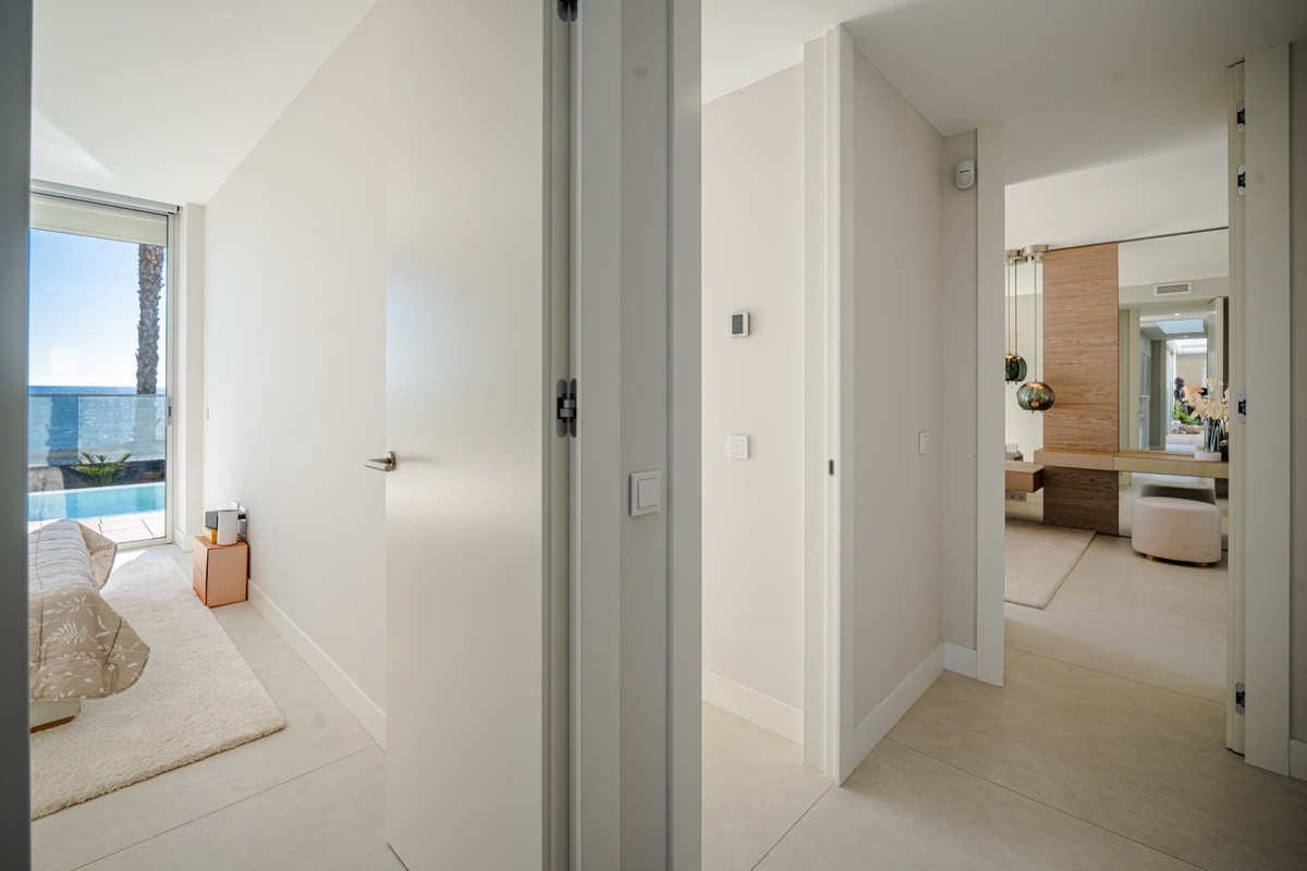 Te koop Vrijstaande Villa Costa Del Sol Estepona € 3.750.000,-