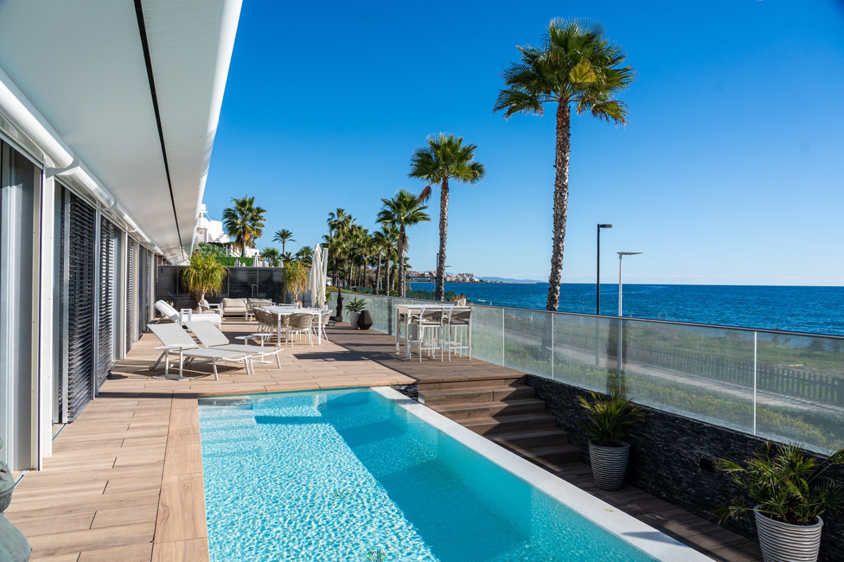 Te koop Vrijstaande Villa Costa Del Sol Estepona € 3.750.000,-