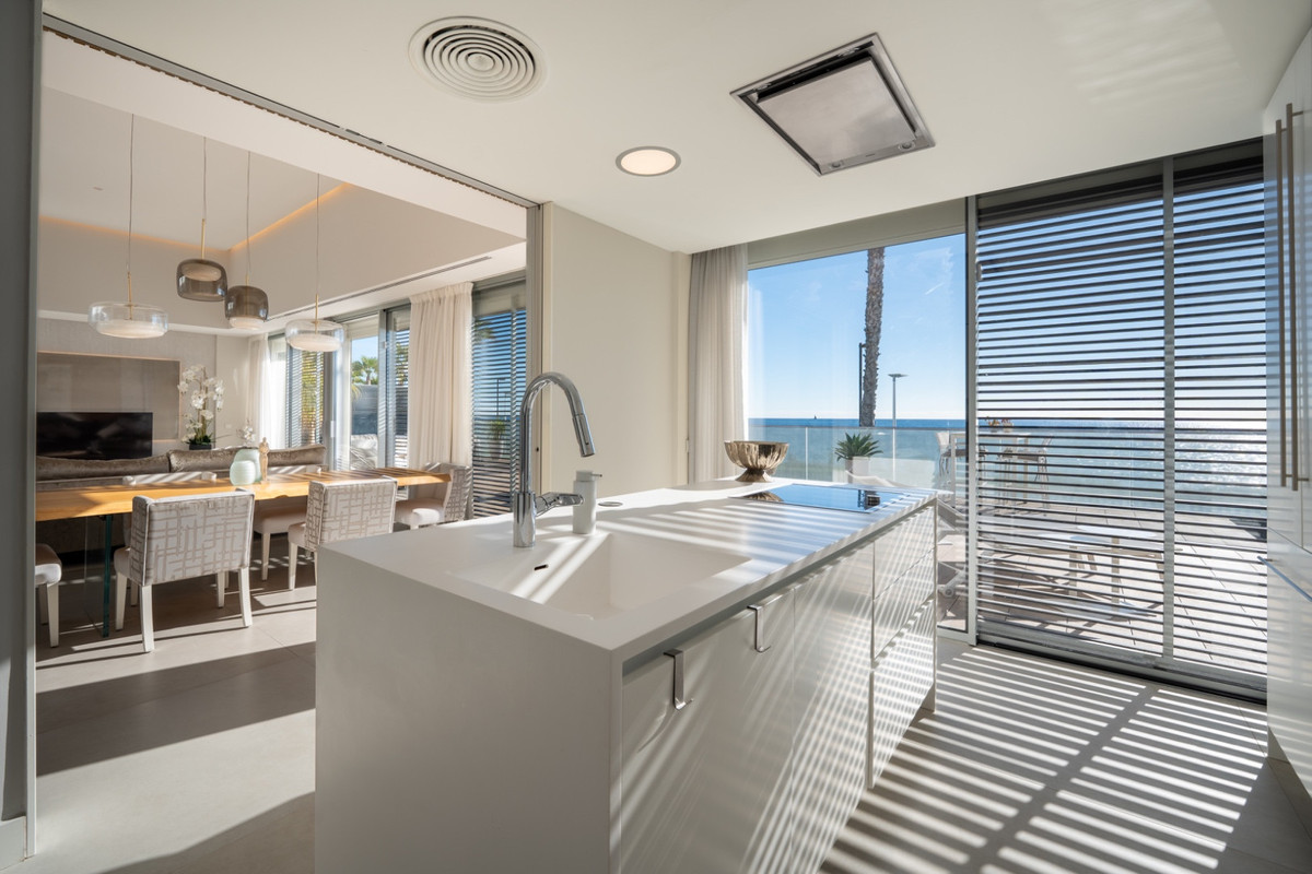 Te koop Vrijstaande Villa Costa Del Sol Estepona € 3.750.000,-