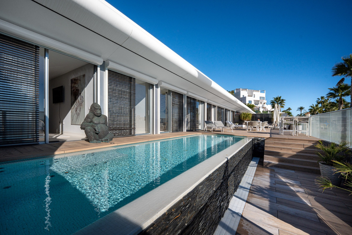 Te koop Vrijstaande Villa Costa Del Sol Estepona € 3.750.000,-