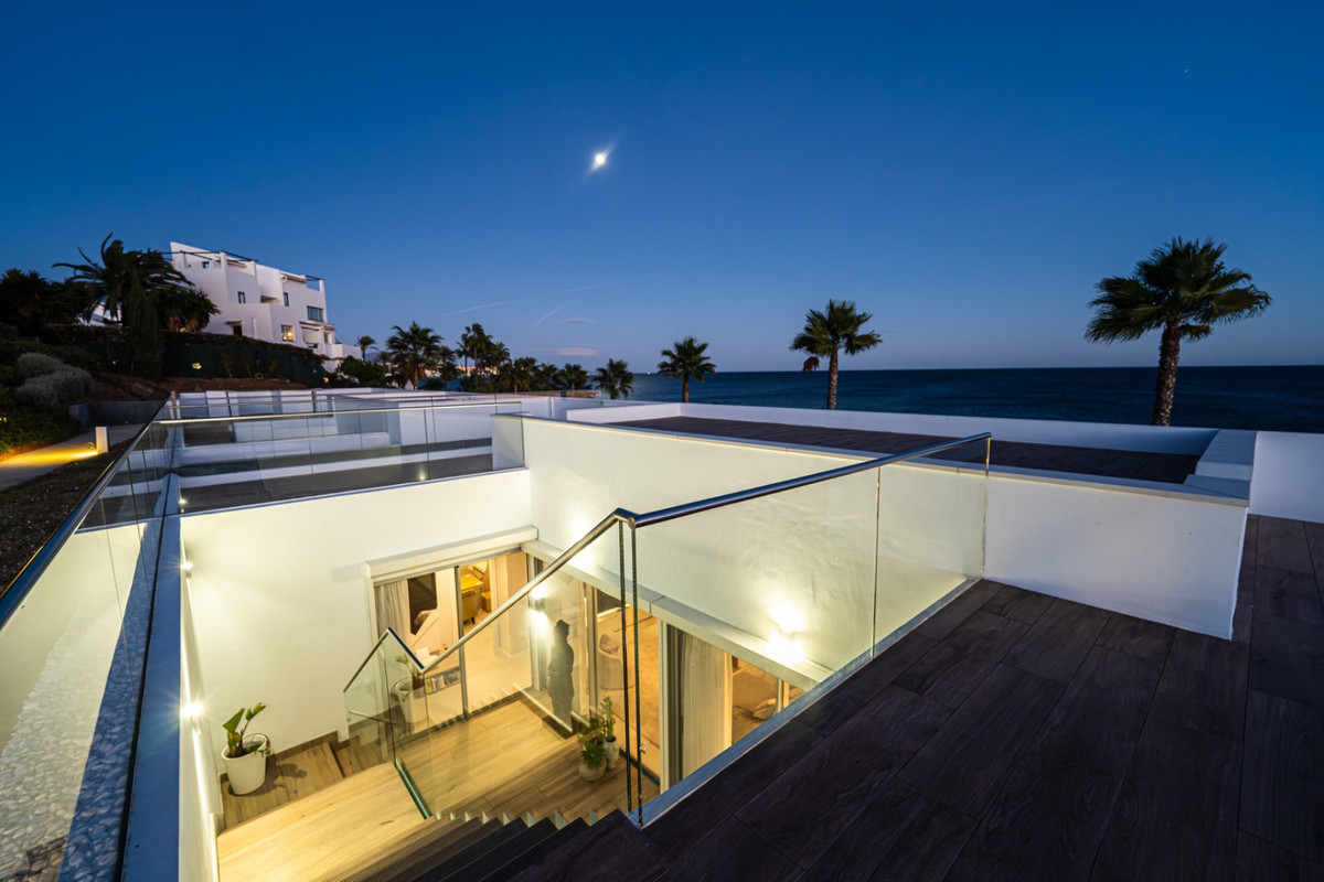 Te koop Vrijstaande Villa Costa Del Sol Estepona € 3.750.000,-