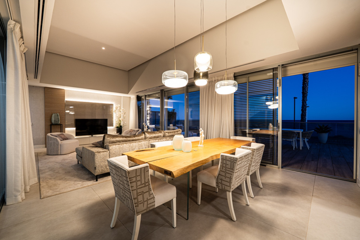 Te koop Vrijstaande Villa Costa Del Sol Estepona € 3.750.000,-