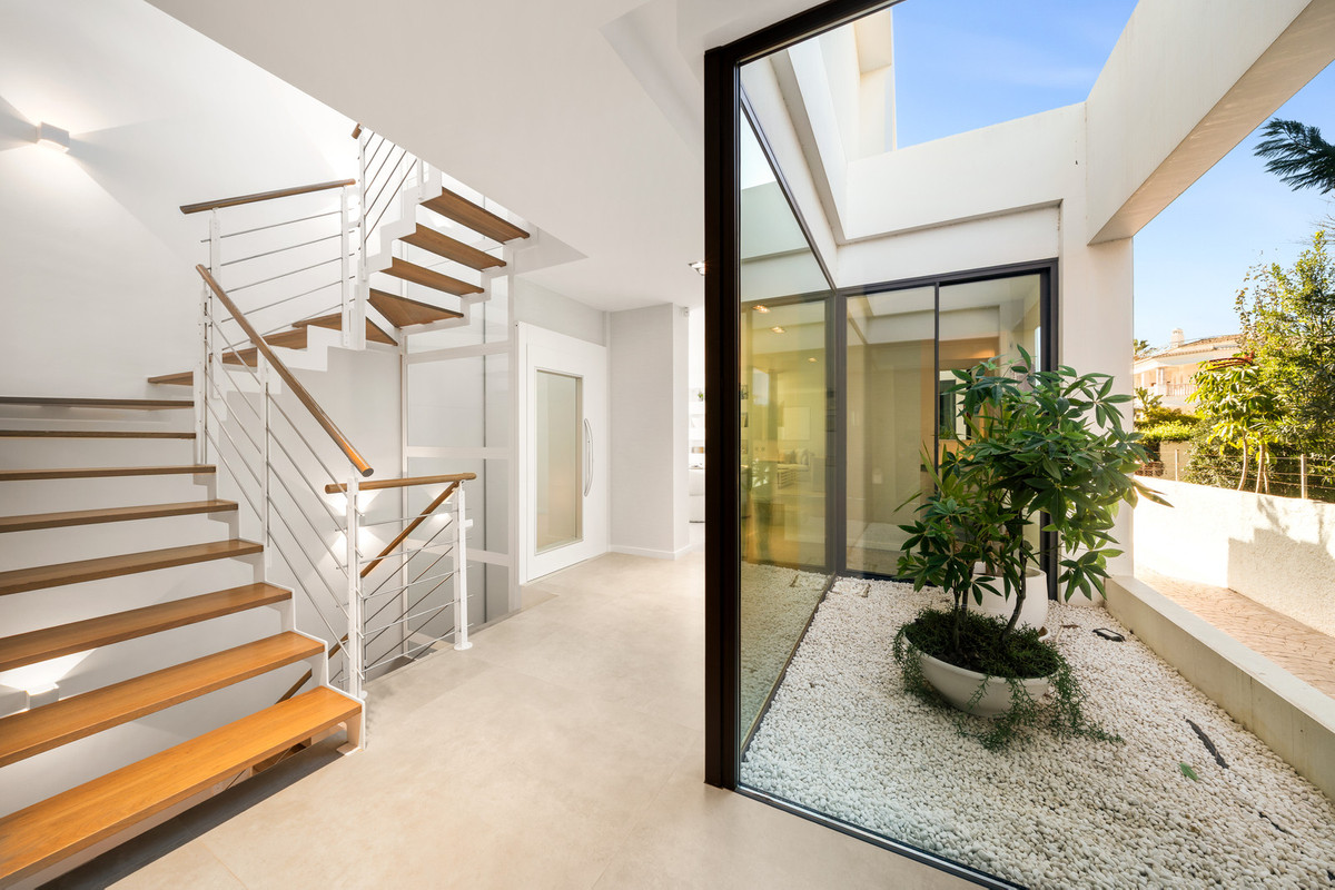 Te koop Vrijstaande Villa Costa Del Sol New Golden Mile € 6.200.000,-