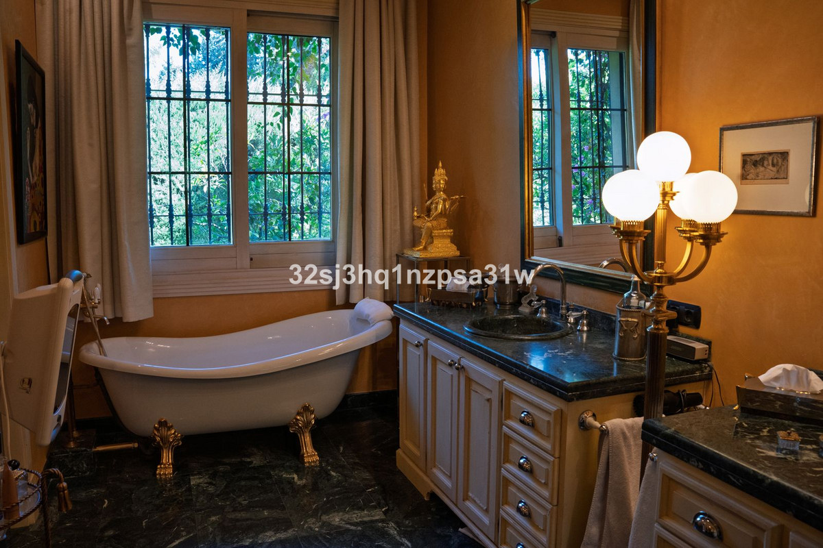 Te koop Vrijstaande Villa Costa Del Sol Guadalmina Baja € 2.599.000,-