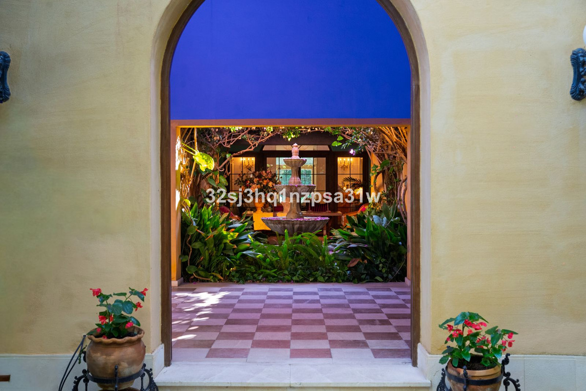 Te koop Vrijstaande Villa Costa Del Sol Guadalmina Baja € 2.599.000,-