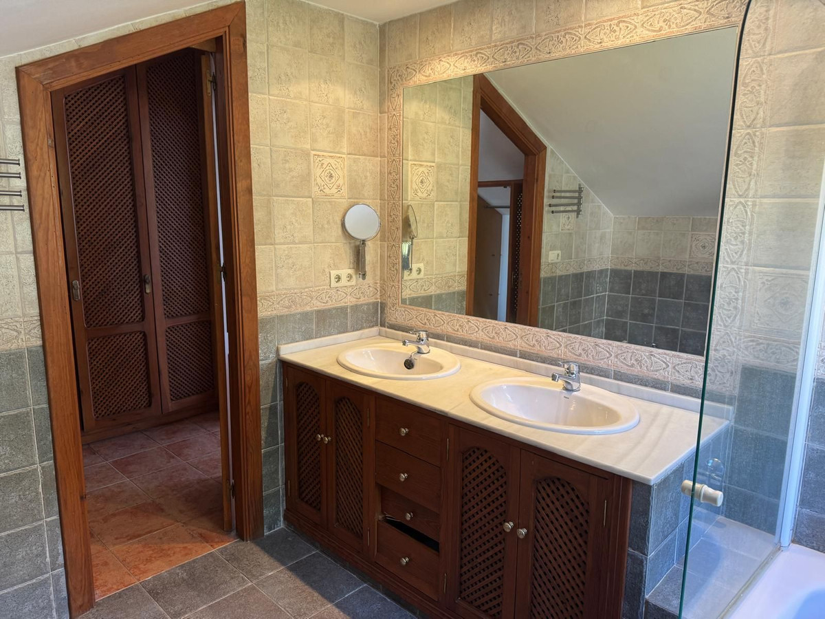 Te koop Herenhuis Costa Del Sol Marbella € 1.050.000,-