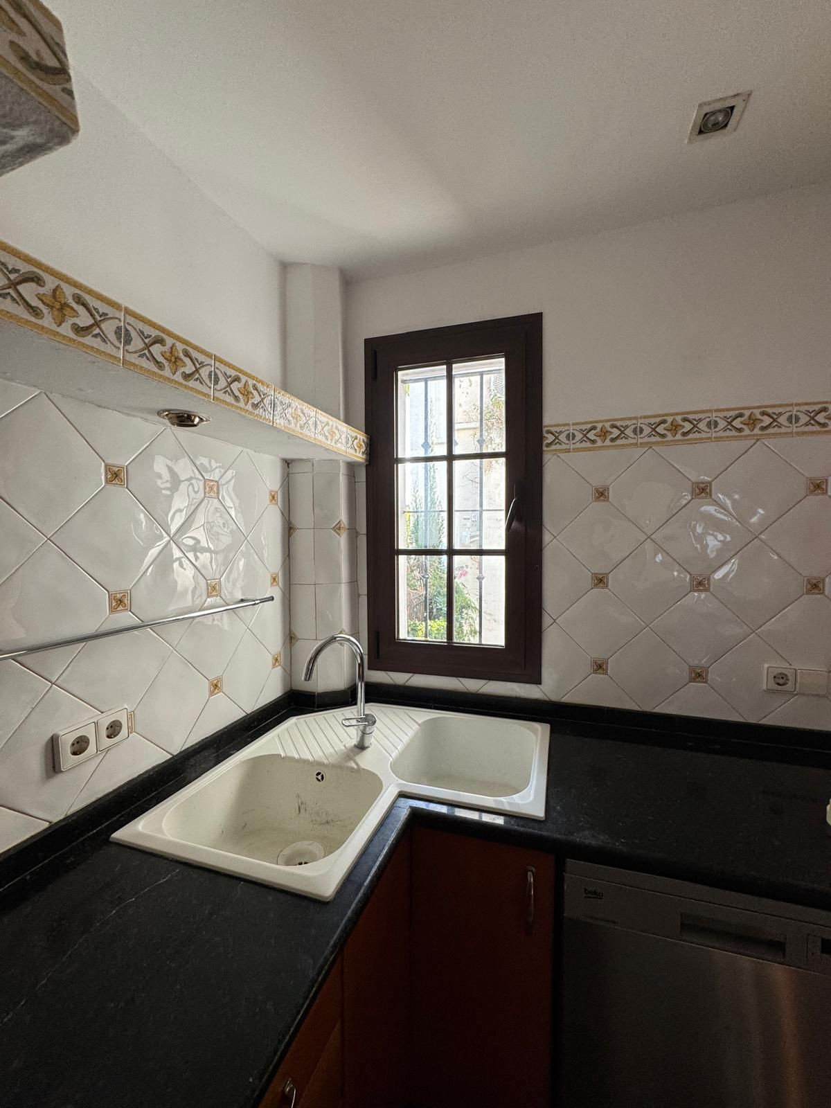 Te koop Herenhuis Costa Del Sol Marbella € 1.050.000,-