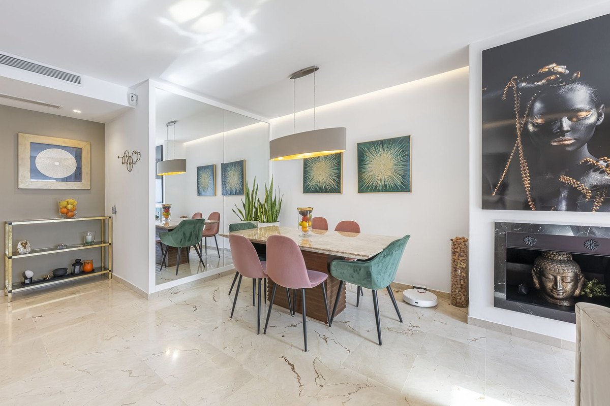 Te koop Middle Floor Apartment Costa Del Sol Aloha € 499.000,-