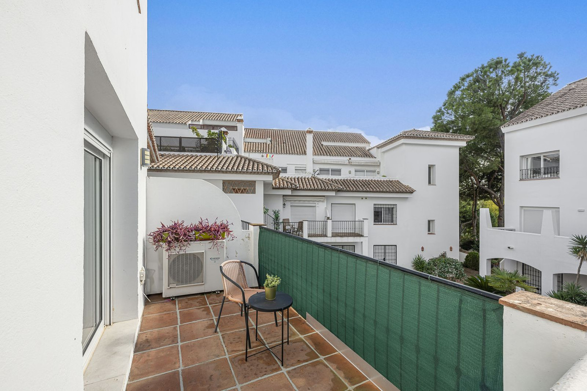 Te koop Middle Floor Apartment Costa Del Sol Aloha € 499.000,-