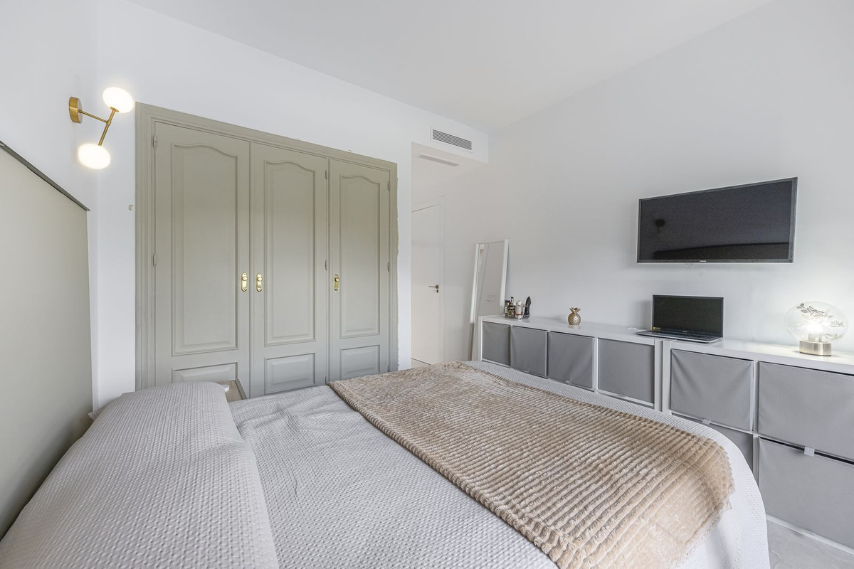 Te koop Middle Floor Apartment Costa Del Sol Aloha € 499.000,-