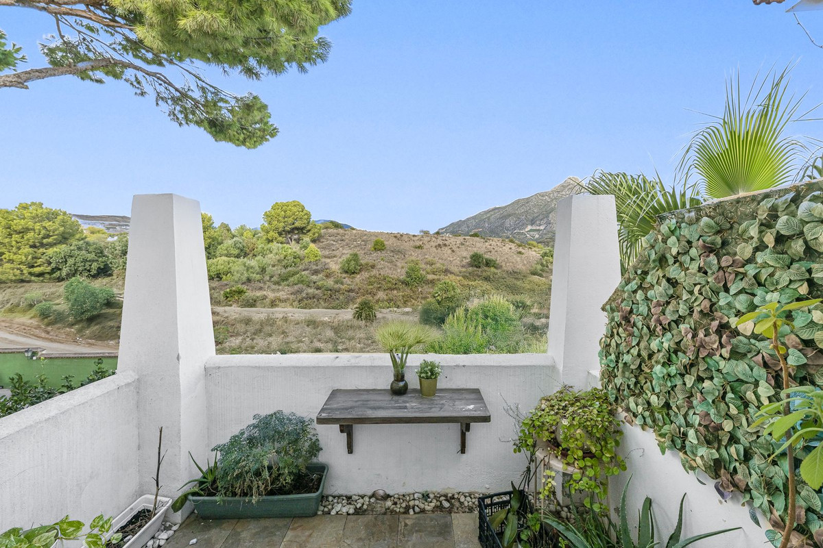 Te koop Middle Floor Apartment Costa Del Sol Aloha € 499.000,-