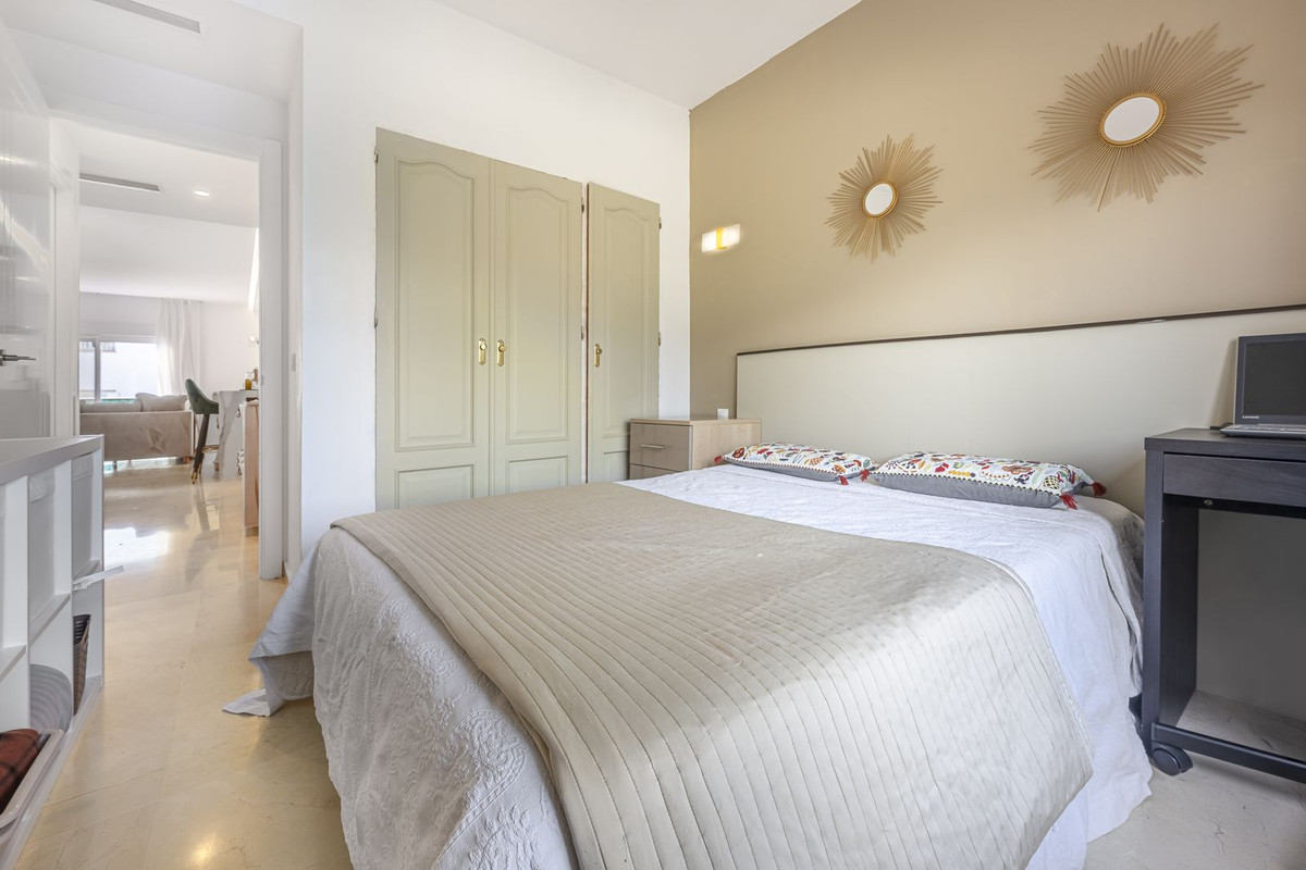 Te koop Middle Floor Apartment Costa Del Sol Aloha € 499.000,-