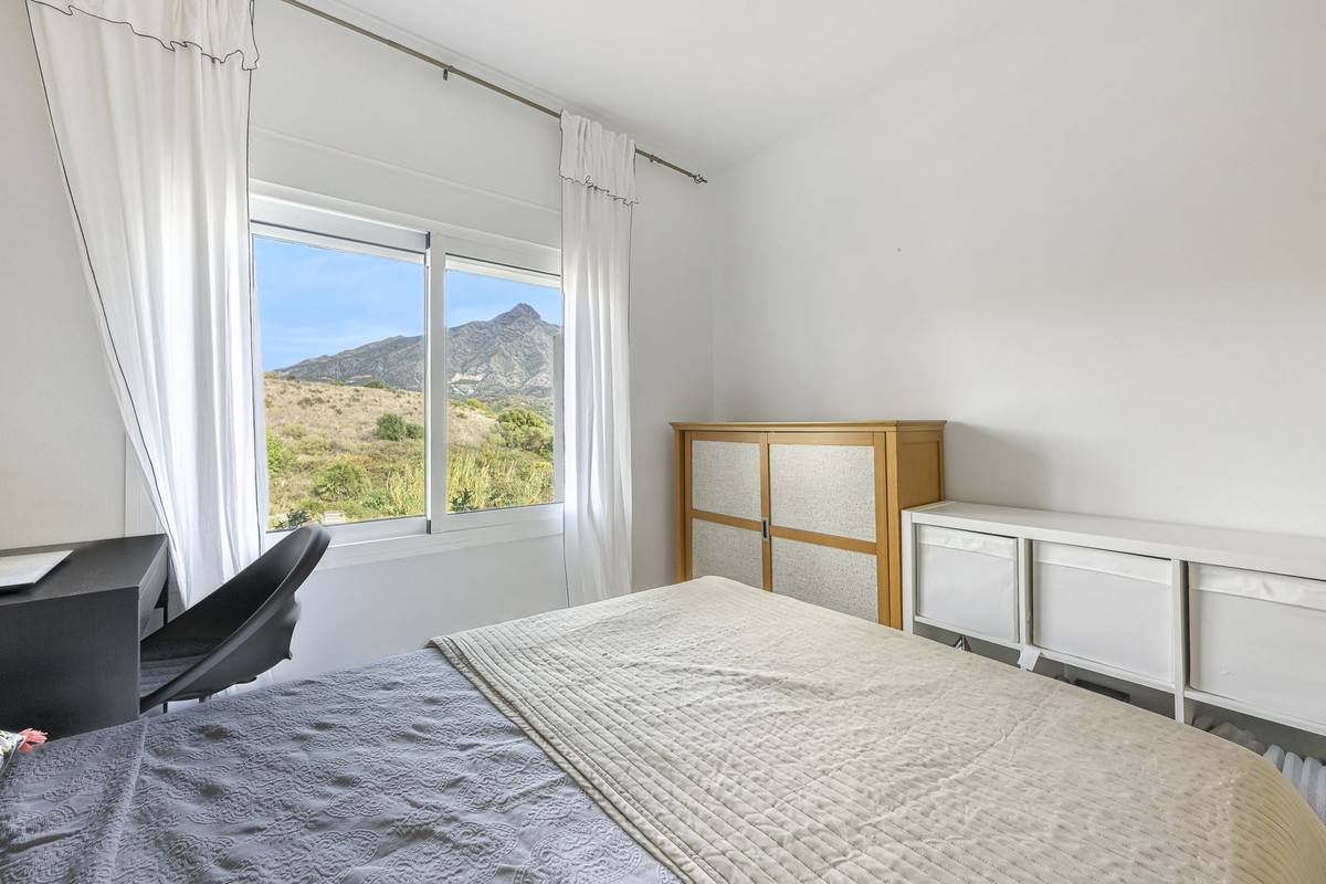 Te koop Middle Floor Apartment Costa Del Sol Aloha € 499.000,-