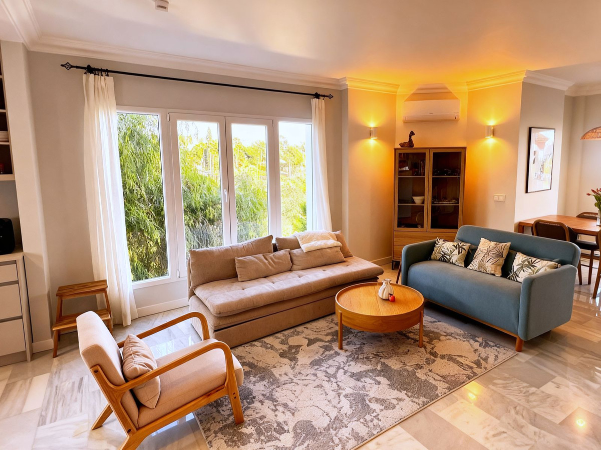 Te koop Middle Floor Apartment Costa Del Sol Calahonda € 468.000,-