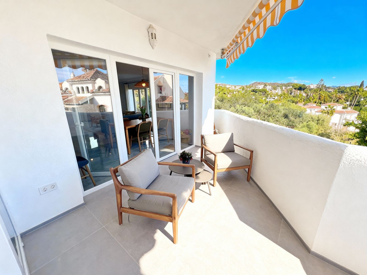 Te koop Middle Floor Apartment Costa Del Sol Calahonda € 468.000,-