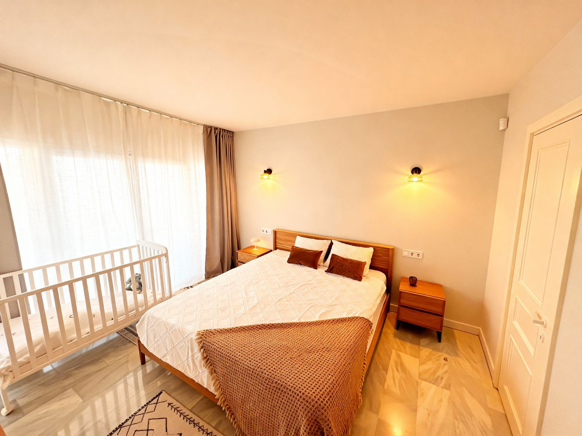 Te koop Middle Floor Apartment Costa Del Sol Calahonda € 468.000,-