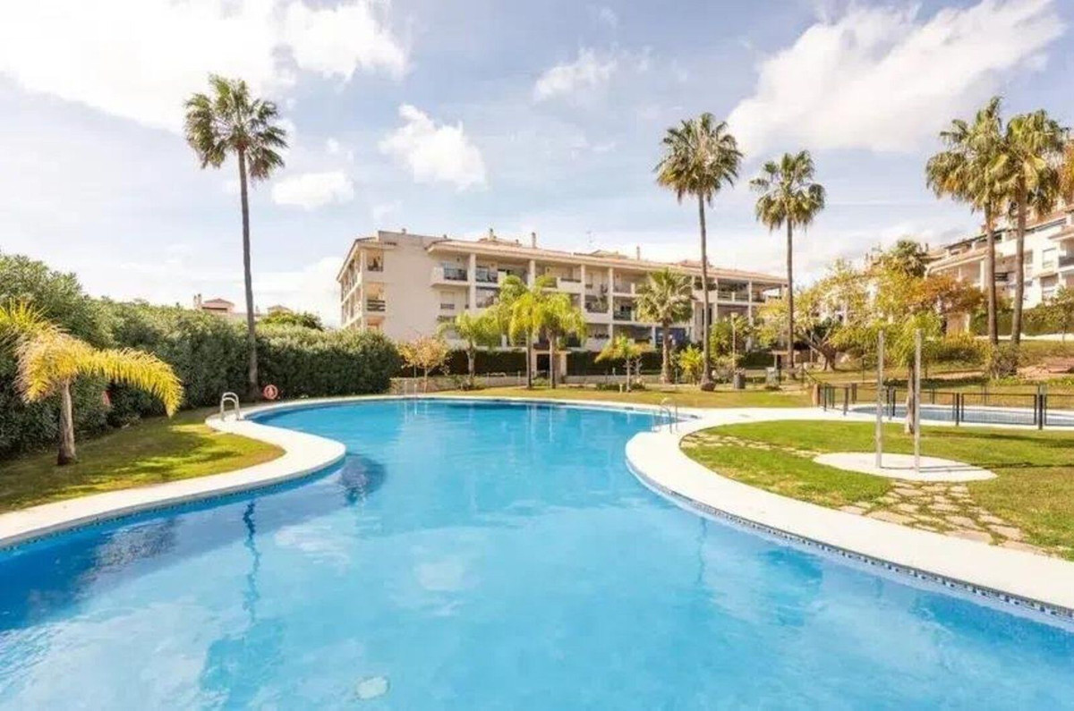 Te koop Middle Floor Apartment Costa Del Sol Nueva Andalucía € 397.000,-
