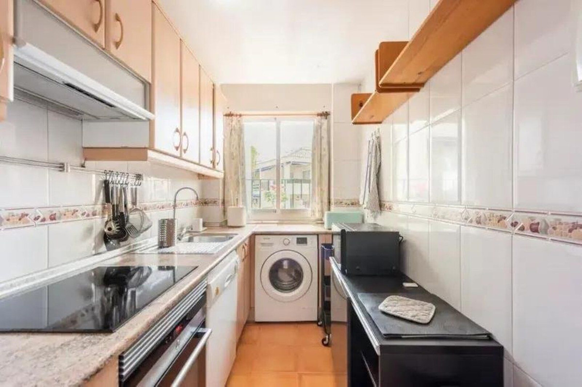 Te koop Middle Floor Apartment Costa Del Sol Nueva Andalucía € 397.000,-