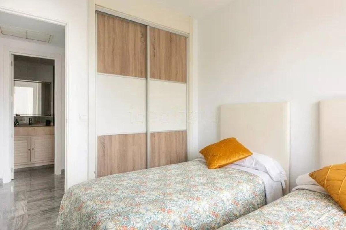 Te koop Middle Floor Apartment Costa Del Sol Nueva Andalucía € 397.000,-