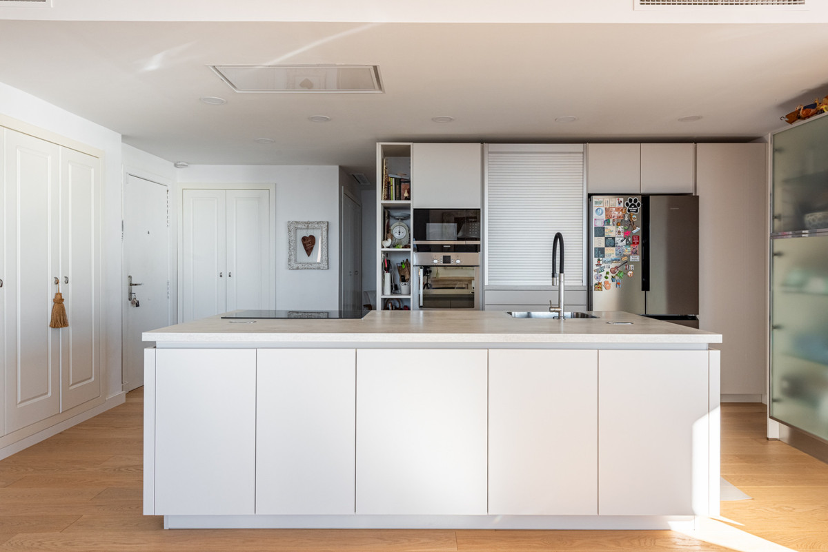 Te koop Middle Floor Apartment Costa Del Sol Calahonda € 690.000,-