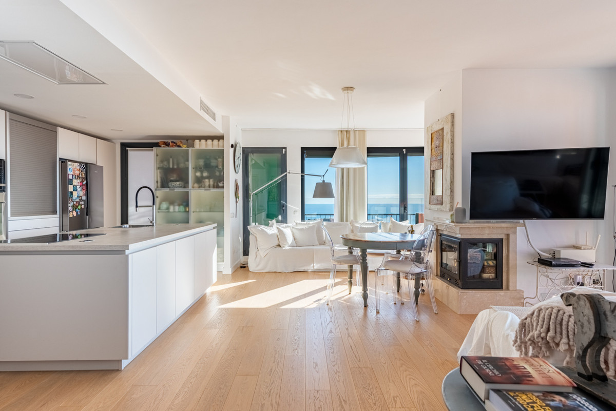 Te koop Middle Floor Apartment Costa Del Sol Calahonda € 690.000,-