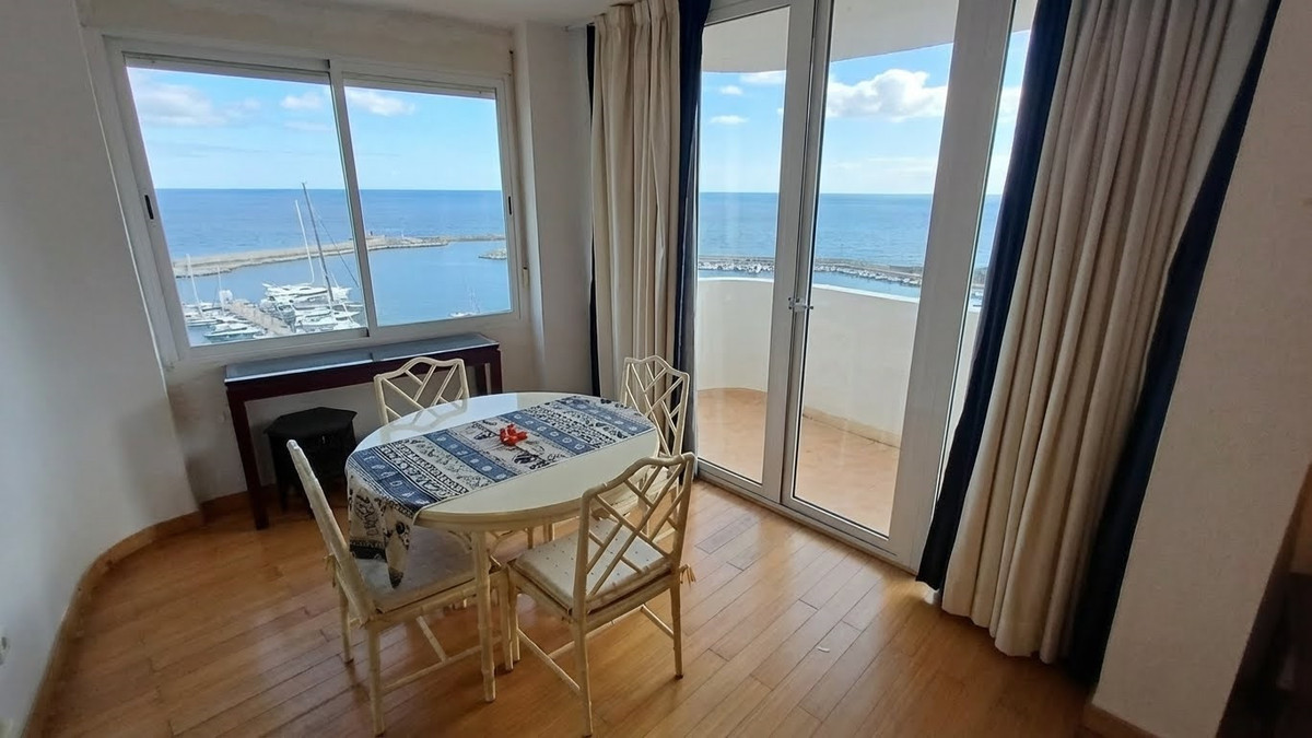 Te koop Middle Floor Apartment Costa Del Sol Estepona € 445.000,-