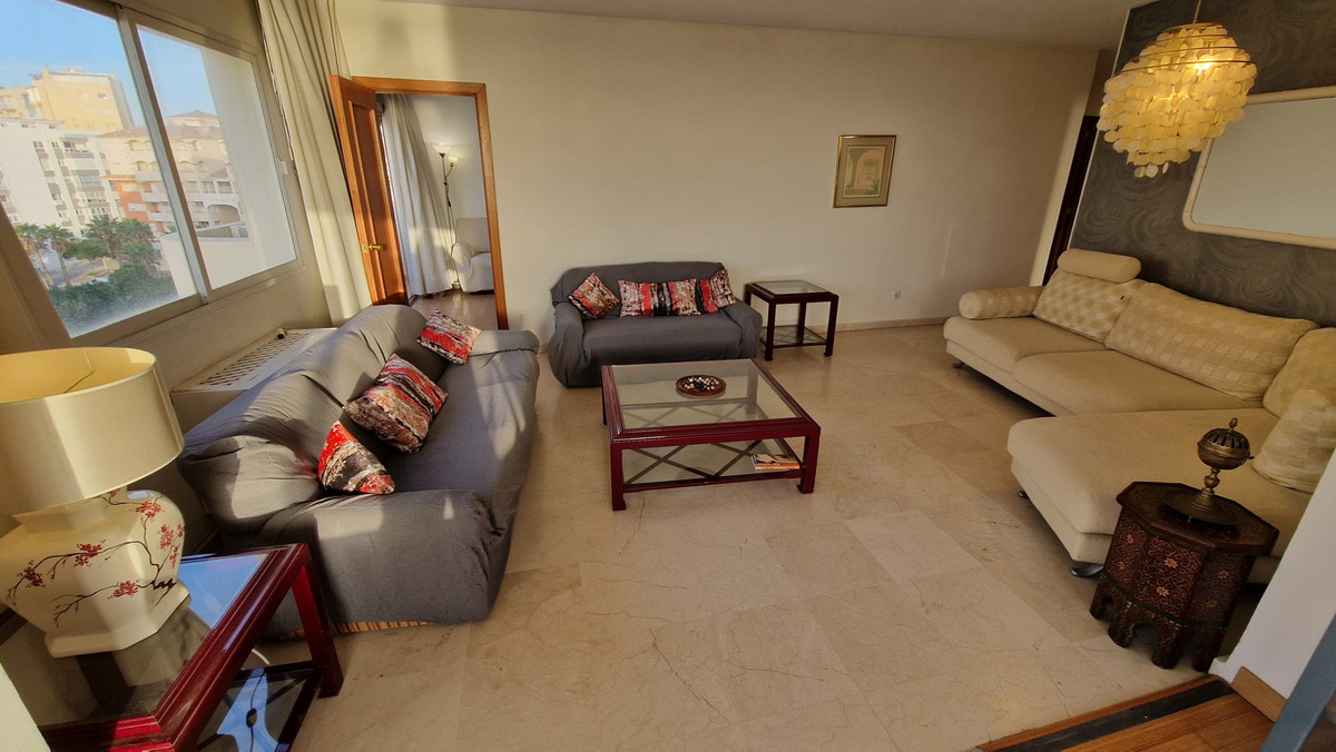 Te koop Middle Floor Apartment Costa Del Sol Estepona € 445.000,-